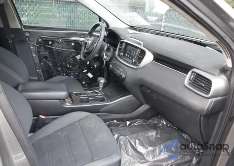 2019 Kia Sorento 2.4L L/2.4L Lx z USA, uszkodzony, nr VIN 5XYPG4A39K6357240